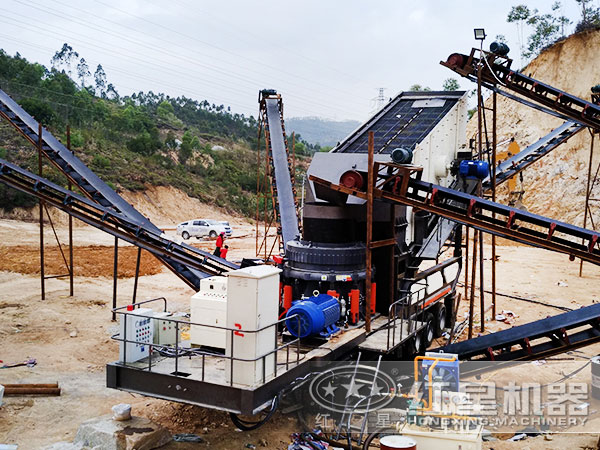 建筑垃圾移動破碎站生產現場